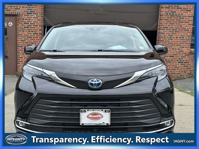Used 2024 Toyota Sienna XLE FWD image 10
