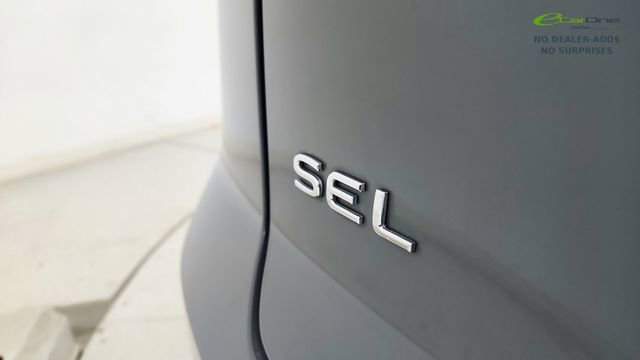 Used 2025 Volkswagen Atlas Cross Sport SEL Premium R-Line AWD/4WD image 19