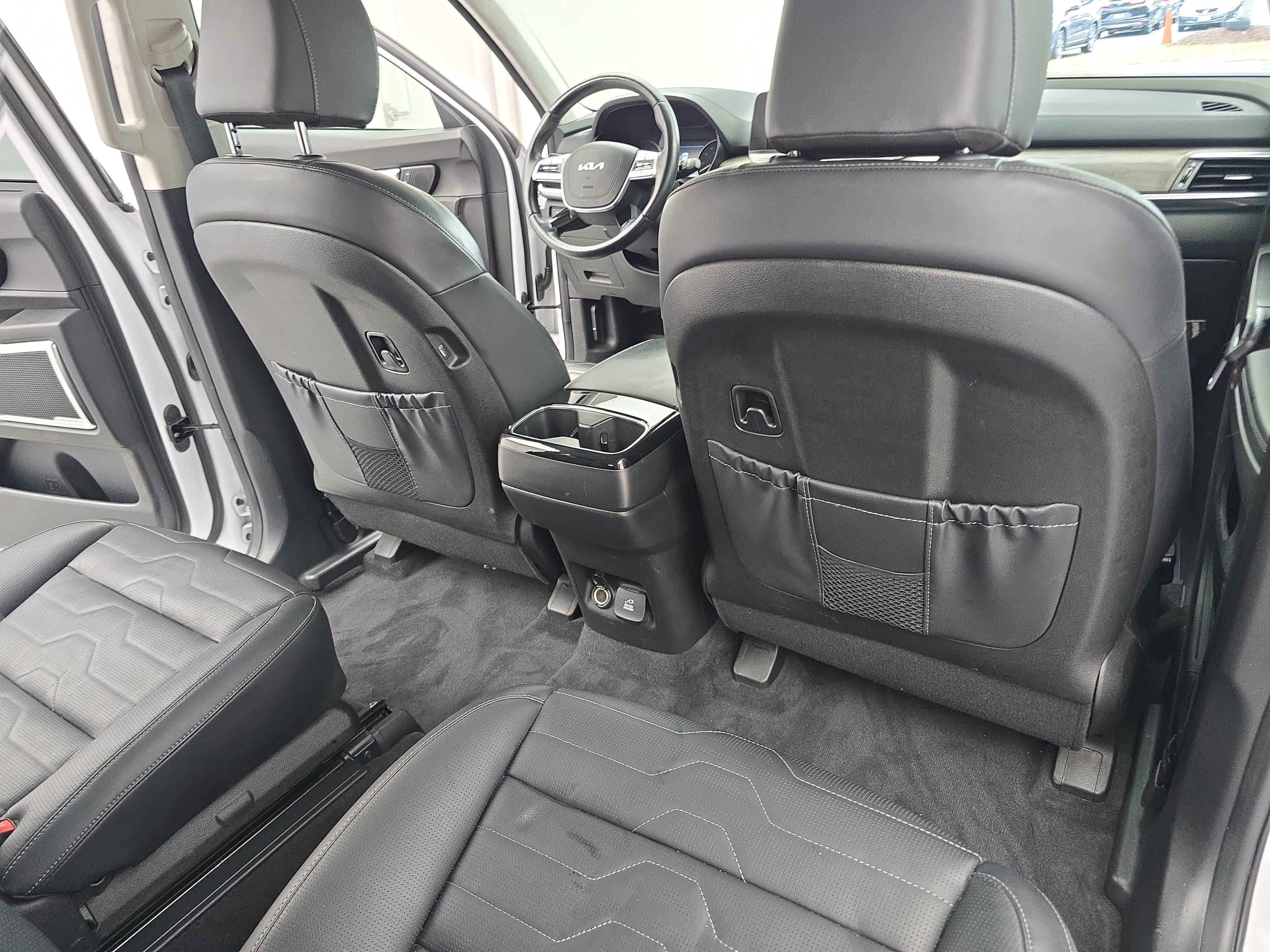 Used 2022 Kia Telluride SX w/ SX Prestige Package AWD/4WD image 11