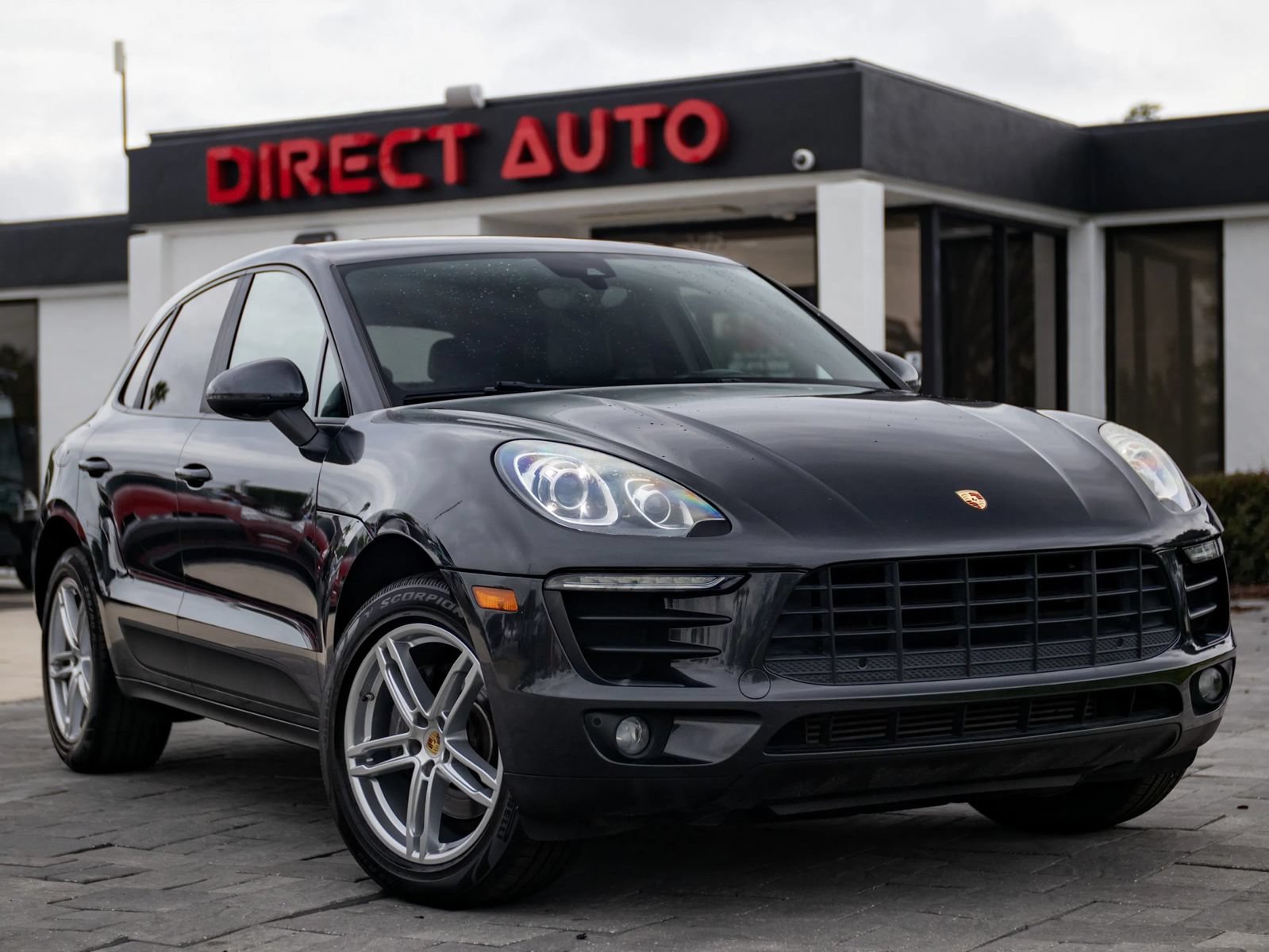 Used 2018 Porsche Macan Sport Edition AWD/4WD image 1