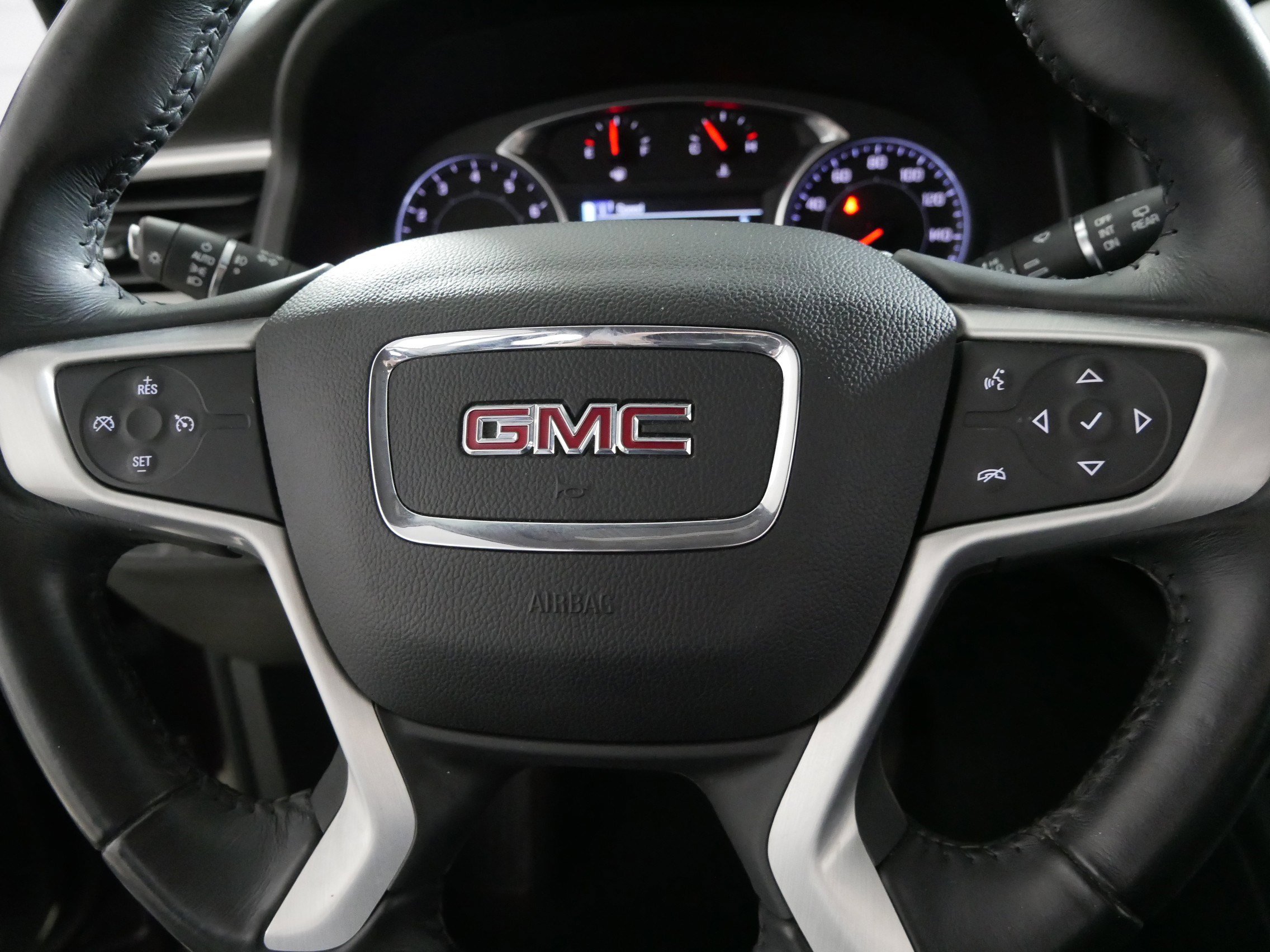 Used 2017 GMC Acadia SLT image 25