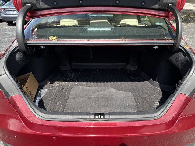 Used 2018 Toyota Camry XLE image 11