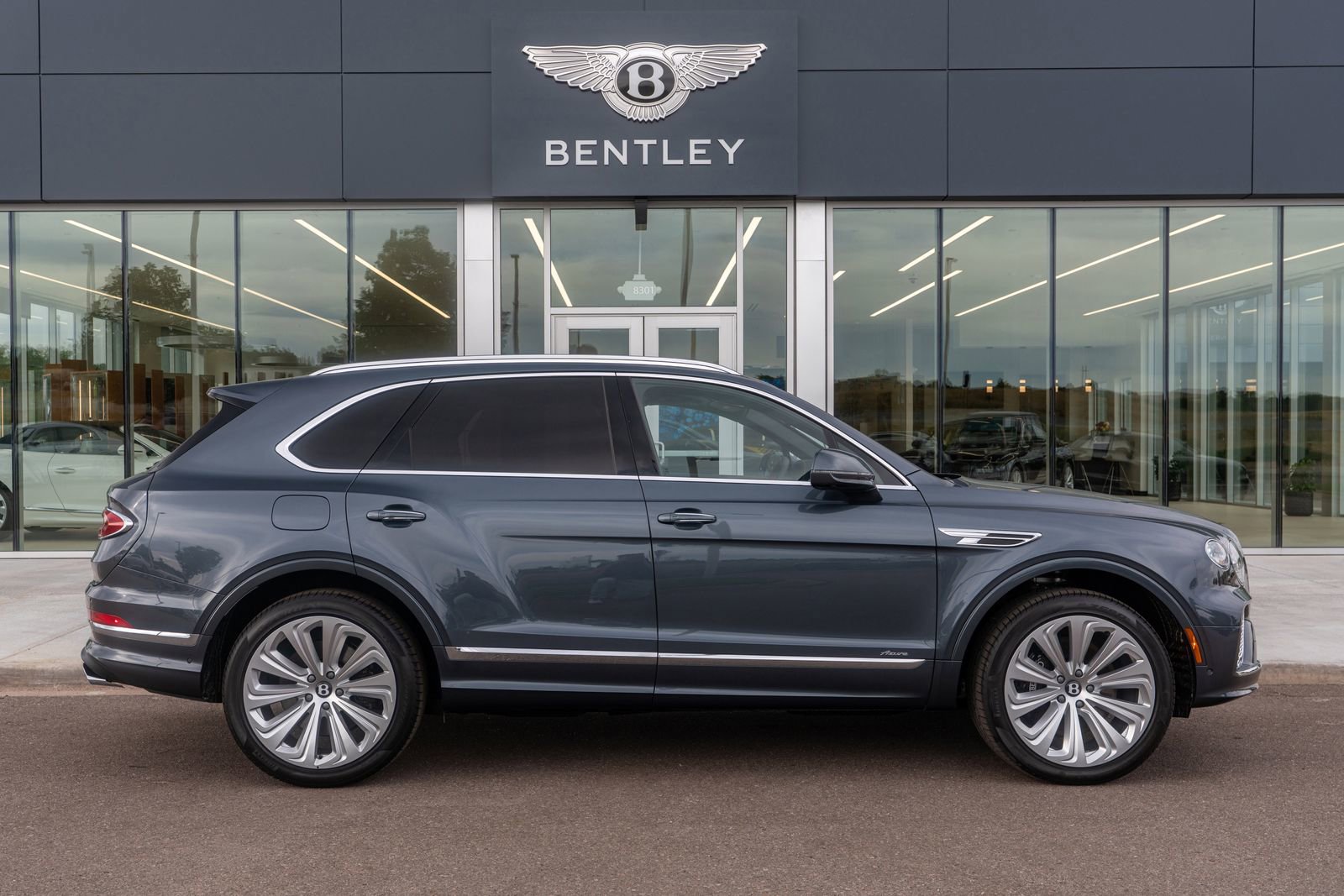 New 2025 Bentley Bentayga image 17