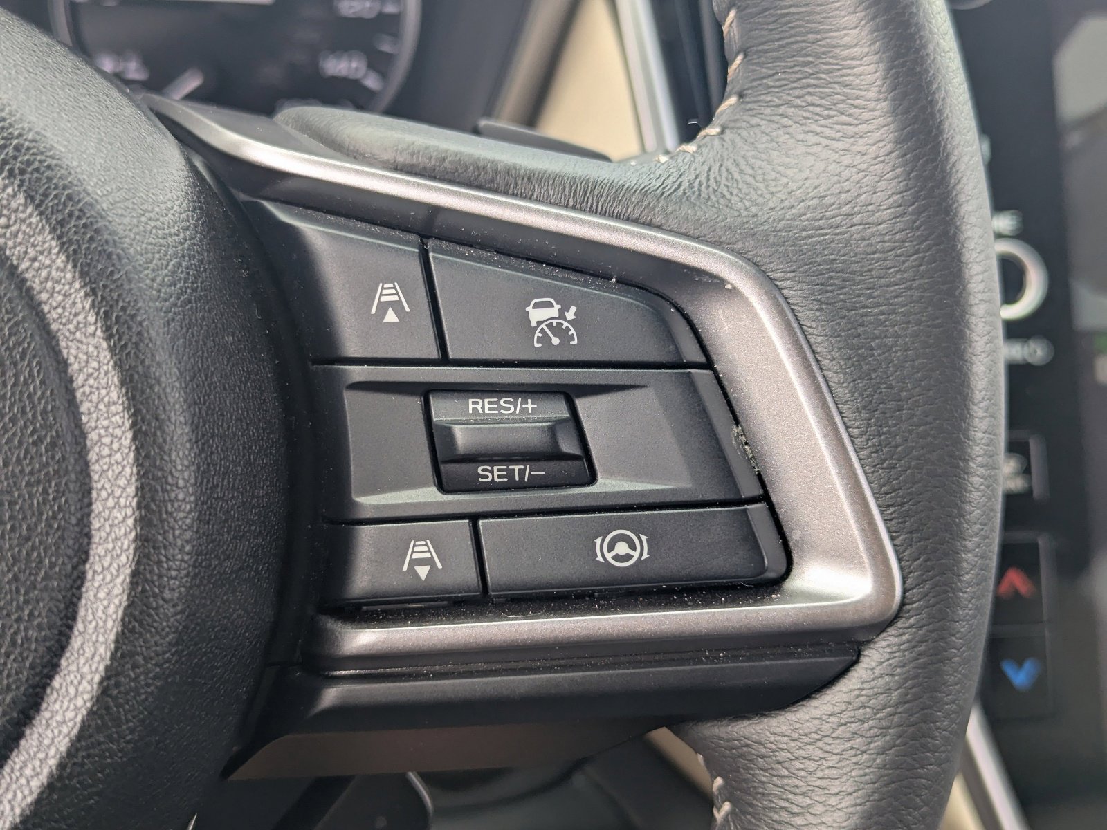 Certified 2025 Subaru Outback Limited AWD/4WD image 27