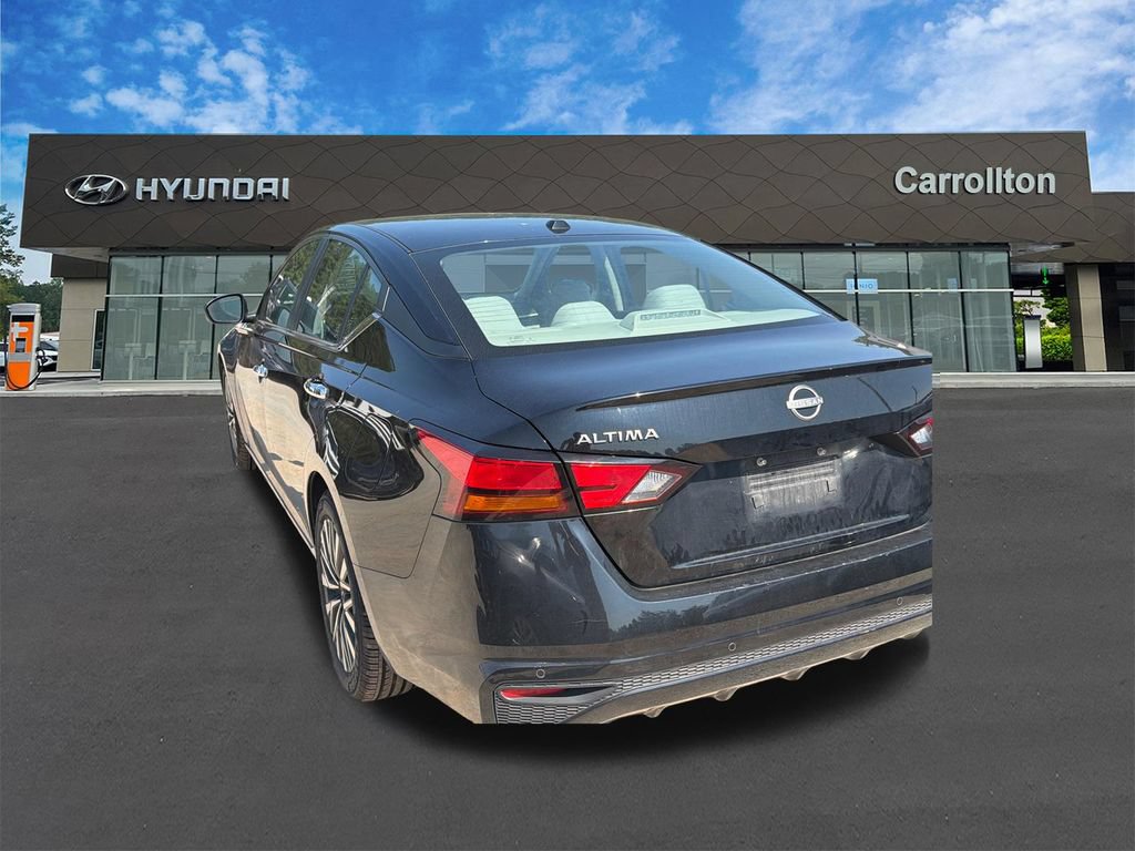Used 2025 Nissan Altima 2.5 SV FWD image 7
