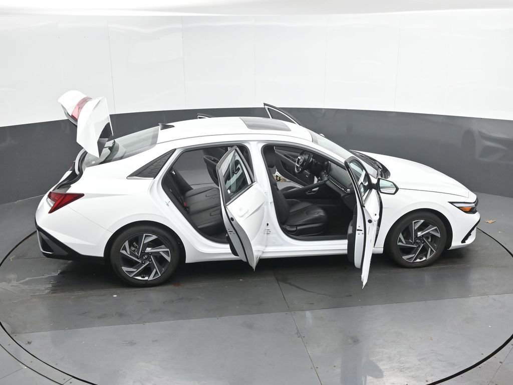 Certified 2025 Hyundai Elantra Limited FWD image 54