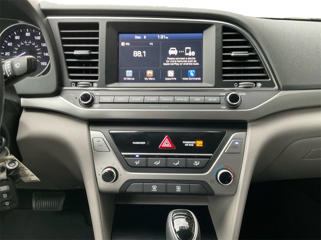 Used 2017 Hyundai Elantra SE image 12