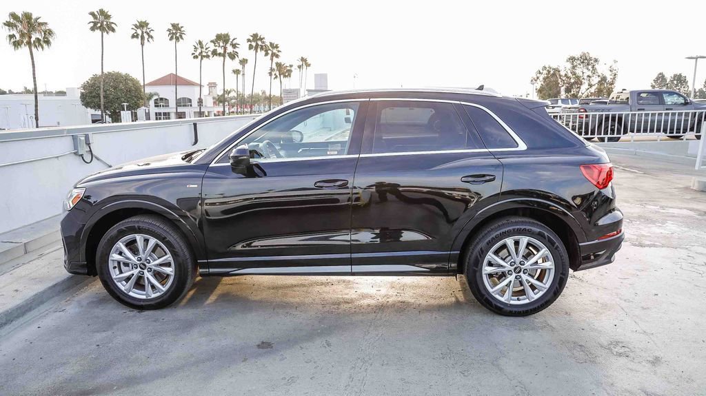 Used 2025 Audi Q3 2.0T Premium image 14