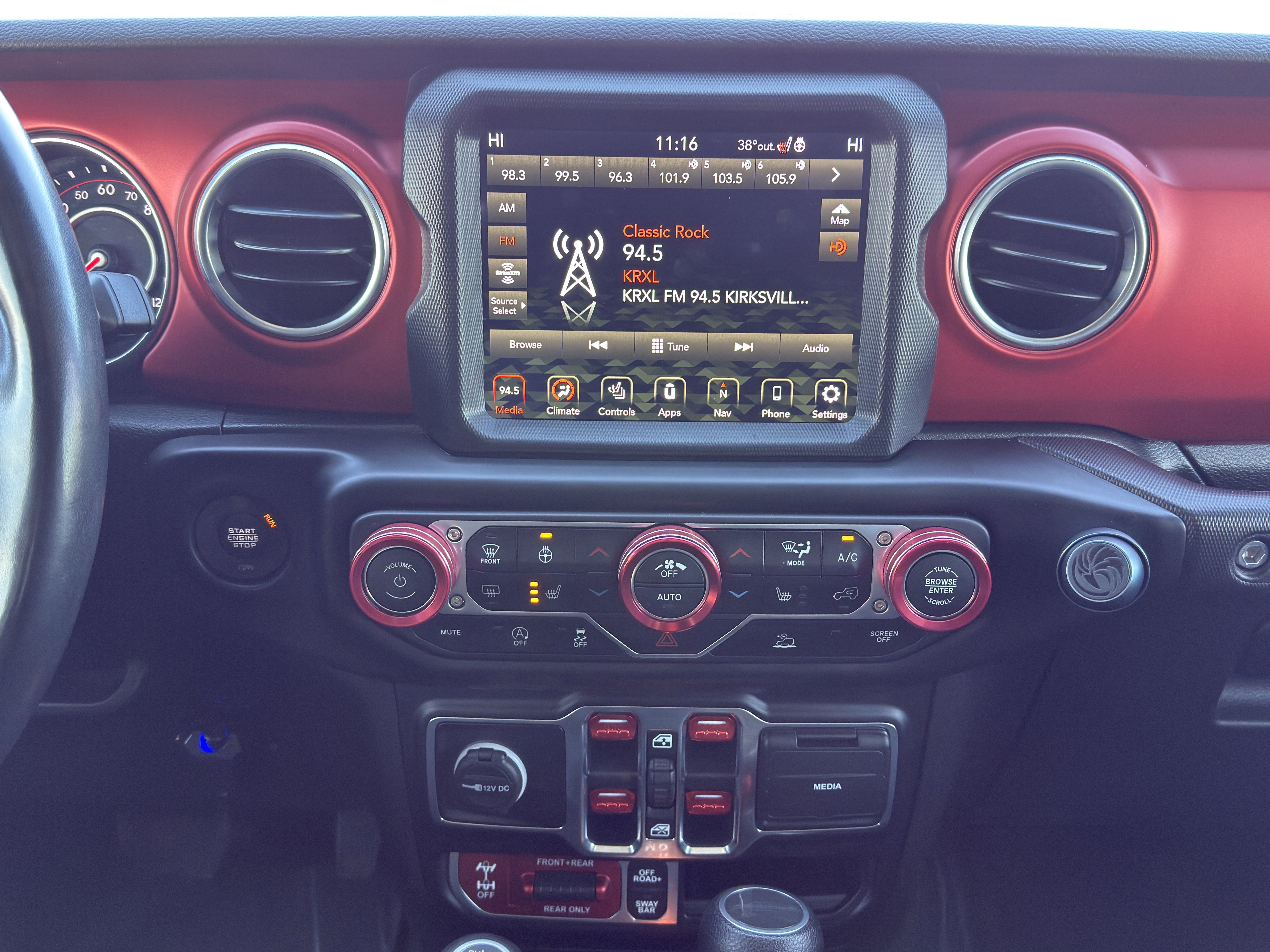 Used 2022 Jeep Gladiator Rubicon w/ Cold Weather Group image 23