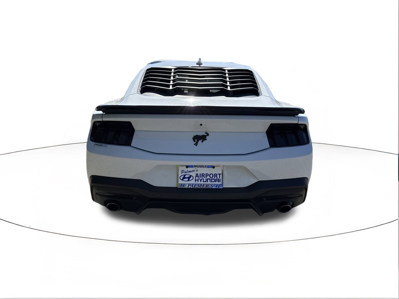 Used 2024 Ford Mustang Coupe image 4