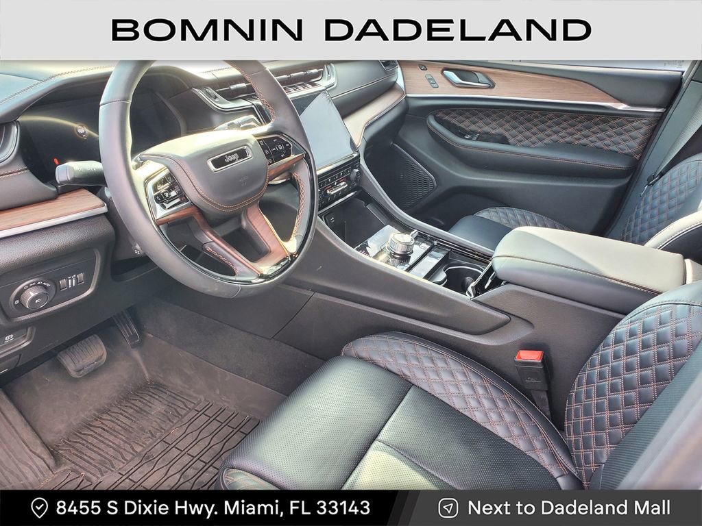 Used 2025 Jeep Grand Cherokee L Summit image 16