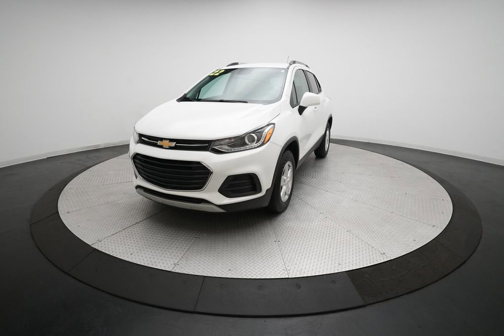 Certified 2022 Chevrolet Trax LT w/ LT Convenience Package image 12