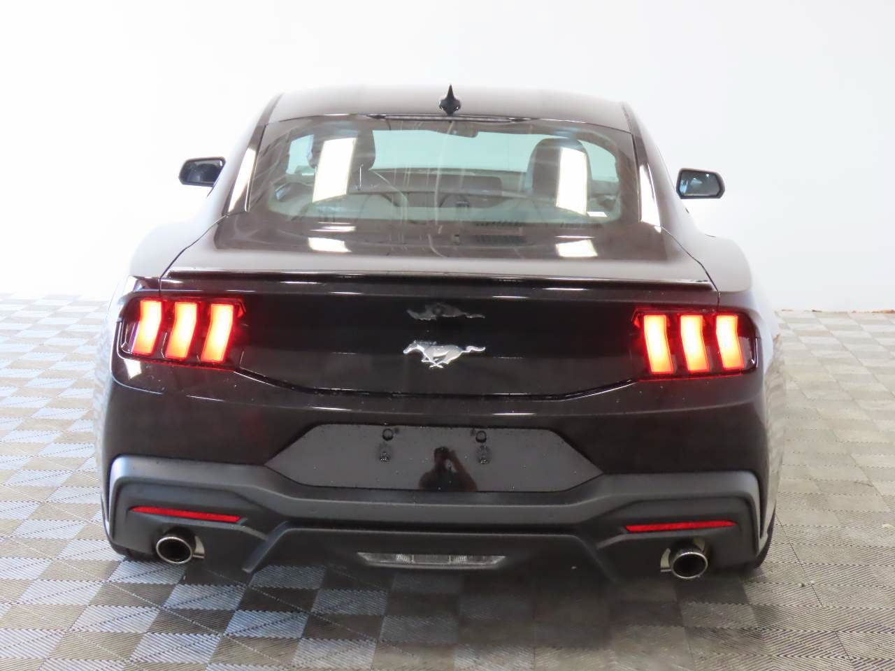 Used 2025 Ford Mustang Premium RWD image 4