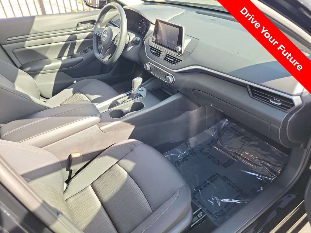 Certified 2025 Nissan Altima 2.5 S FWD image 16