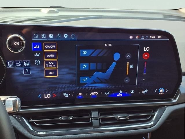 Used 2024 Chevrolet Equinox EV RS FWD image 8