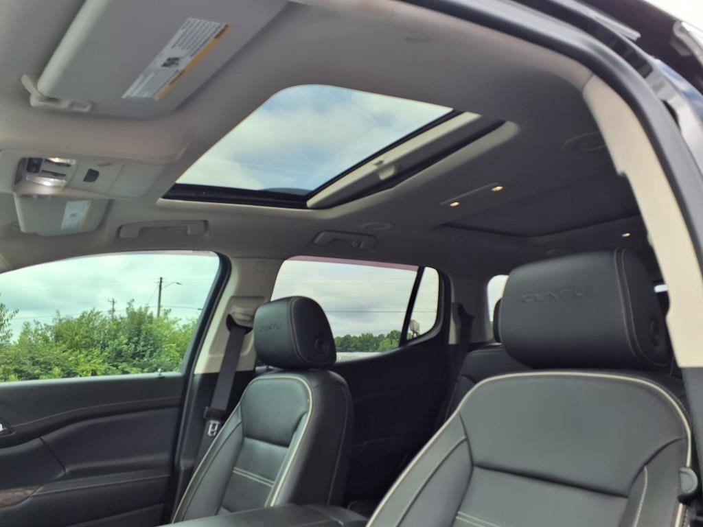 Used 2020 GMC Acadia Denali w/ Technology Package image 3