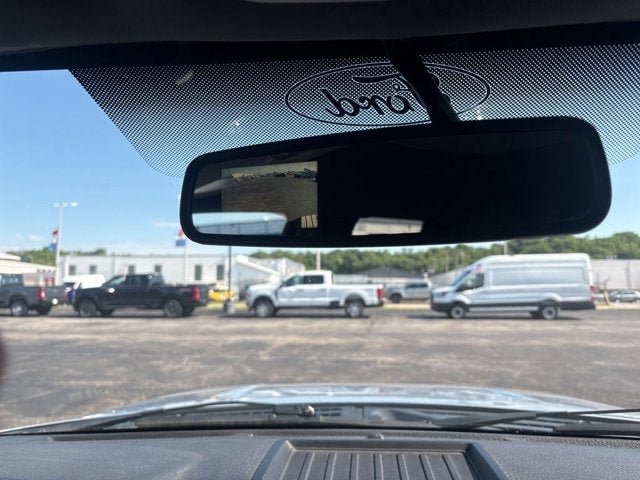 Used 2013 Ford F150 XLT w/ Luxury Equipment Group AWD/4WD image 2