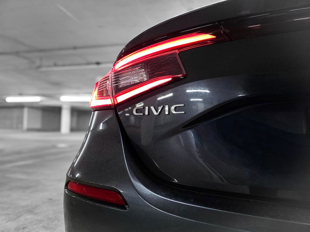Used 2023 Honda Civic LX image 9
