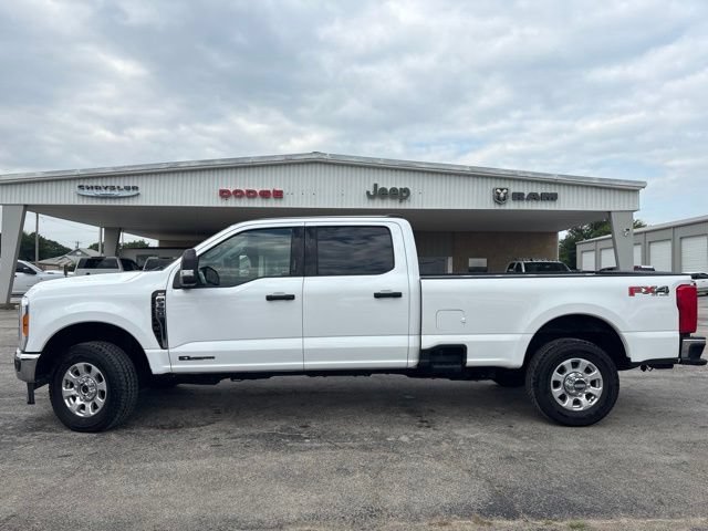 Used 2023 Ford F350 XLT w/ FX4 Off-Road Package AWD/4WD image 2