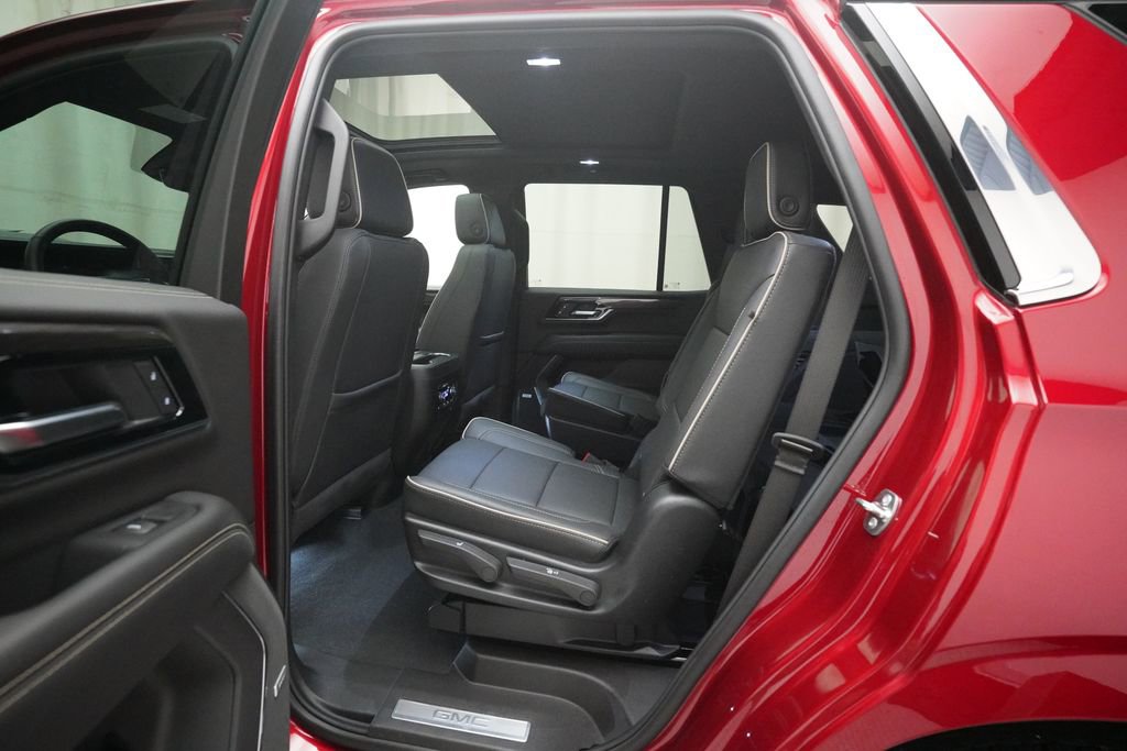 Used 2025 GMC Yukon Elevation w/ LPO, Elevation Black Package image 14