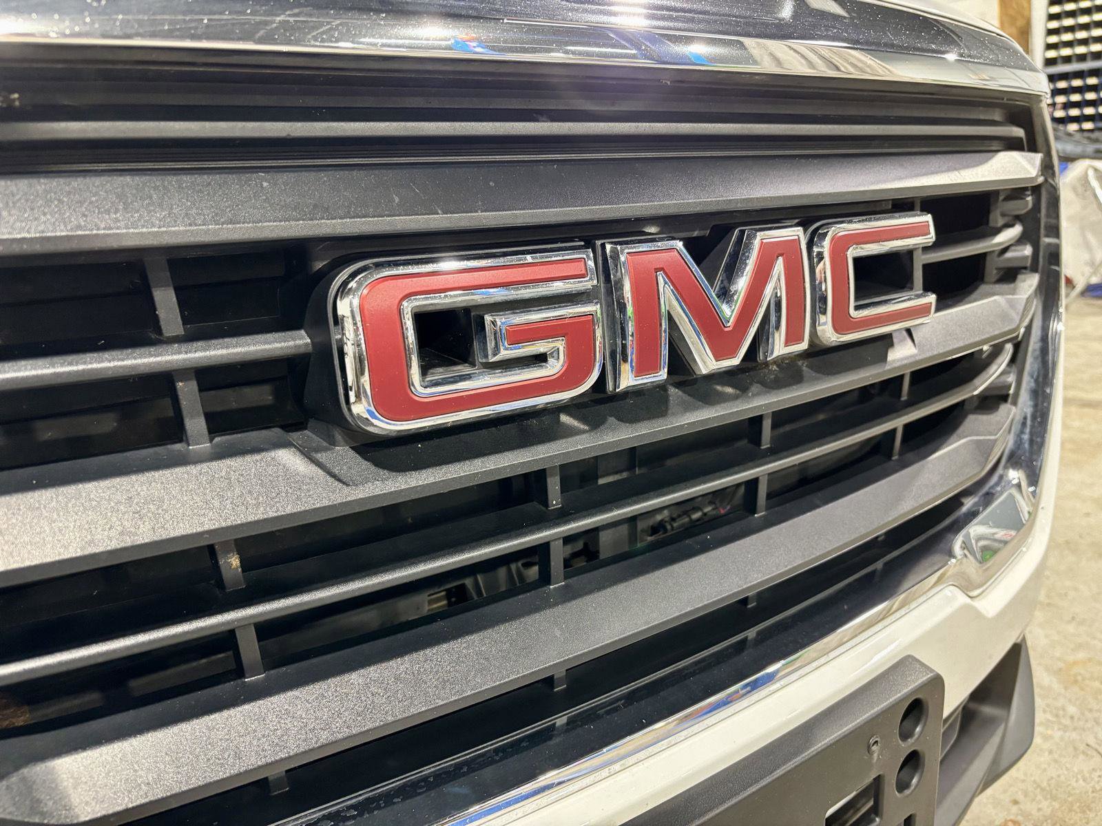 Used 2023 GMC Terrain SLE w/ Driver Convenience Package image 33