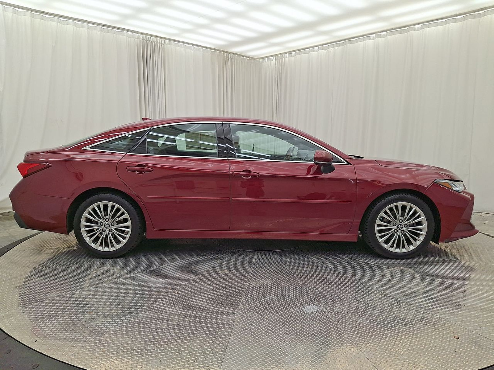 Certified 2019 Toyota Avalon Limited w/ Advanced Safety Package FWD image 30