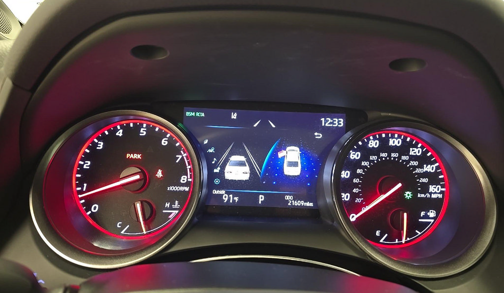 Used 2022 Toyota Camry XSE FWD image 15