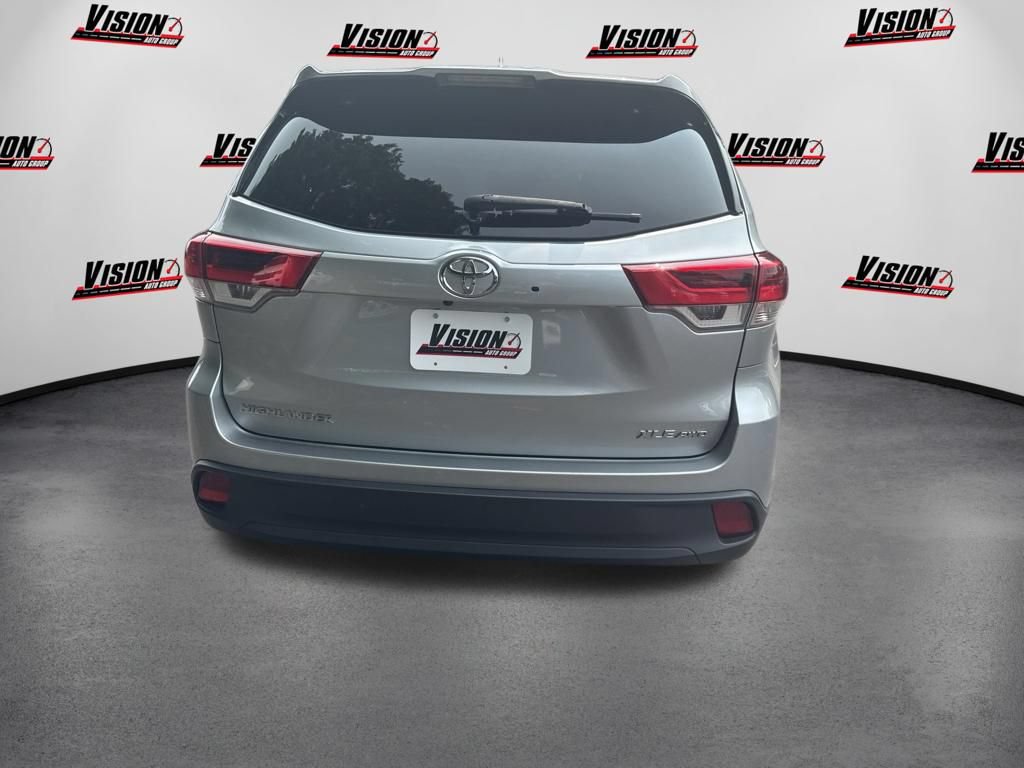 Used 2019 Toyota Highlander XLE AWD/4WD image 6