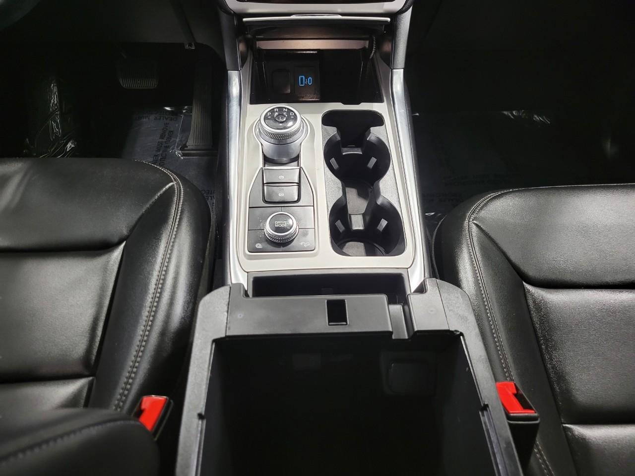 Used 2023 Ford Explorer XLT w/ Equipment Group 202A image 17