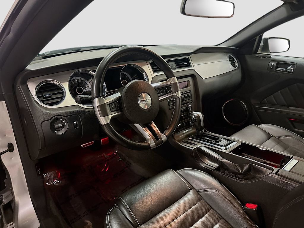 Used 2013 Ford Mustang Premium image 10
