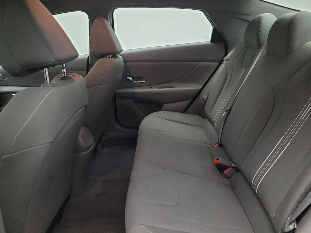 Used 2023 Hyundai Elantra SEL FWD image 18