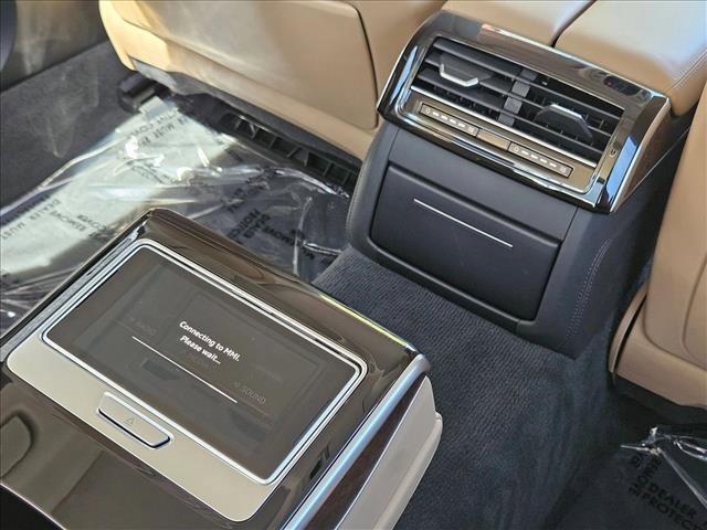 Used 2021 Audi A8 L 4.0T image 24