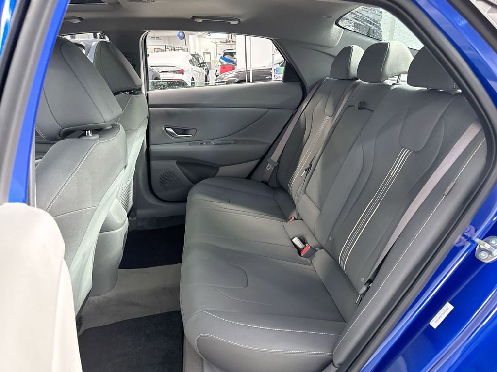 Certified 2025 Hyundai Elantra SEL image 24