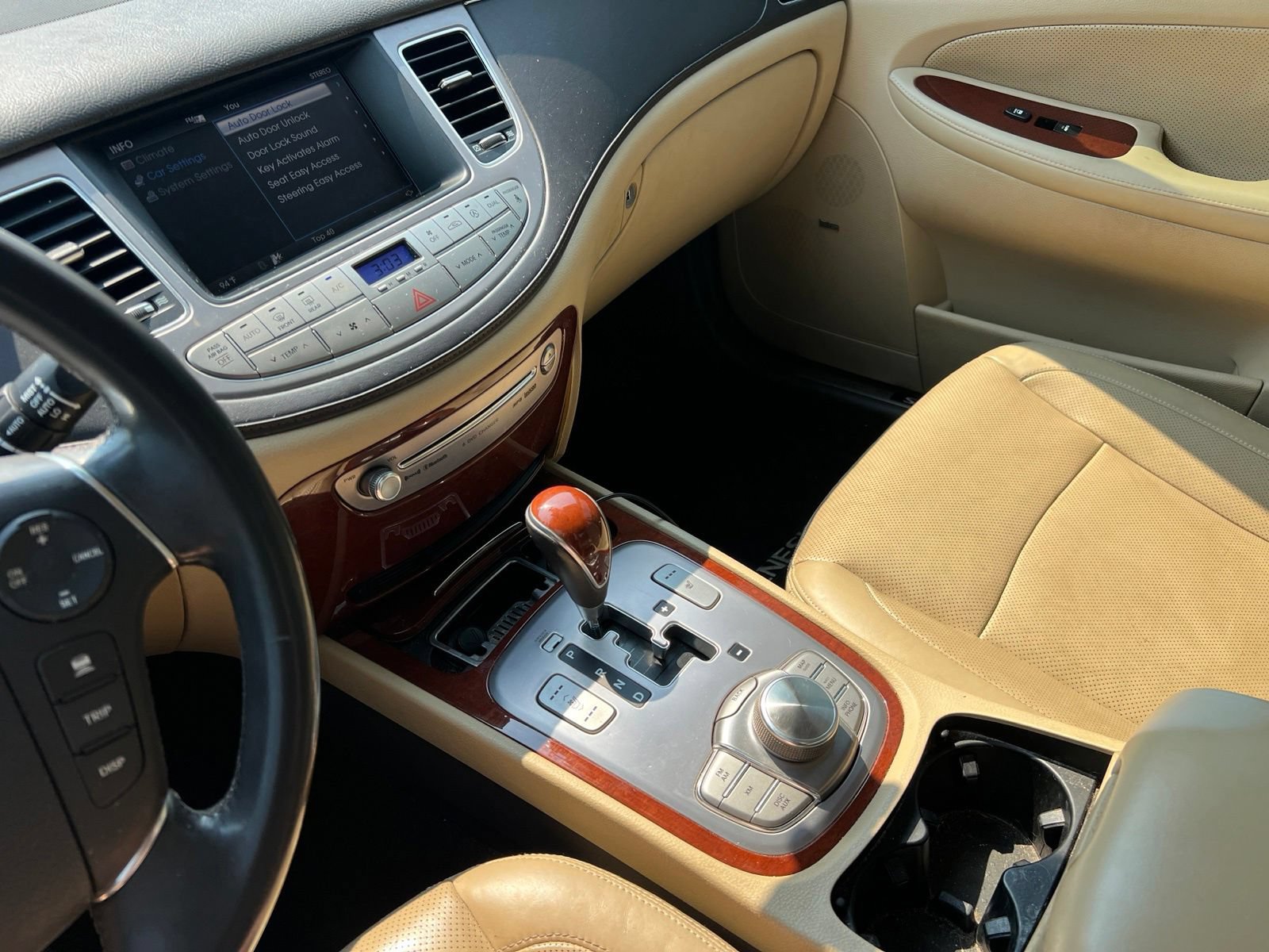 Used 2012 Hyundai Genesis 4.6 RWD image 23