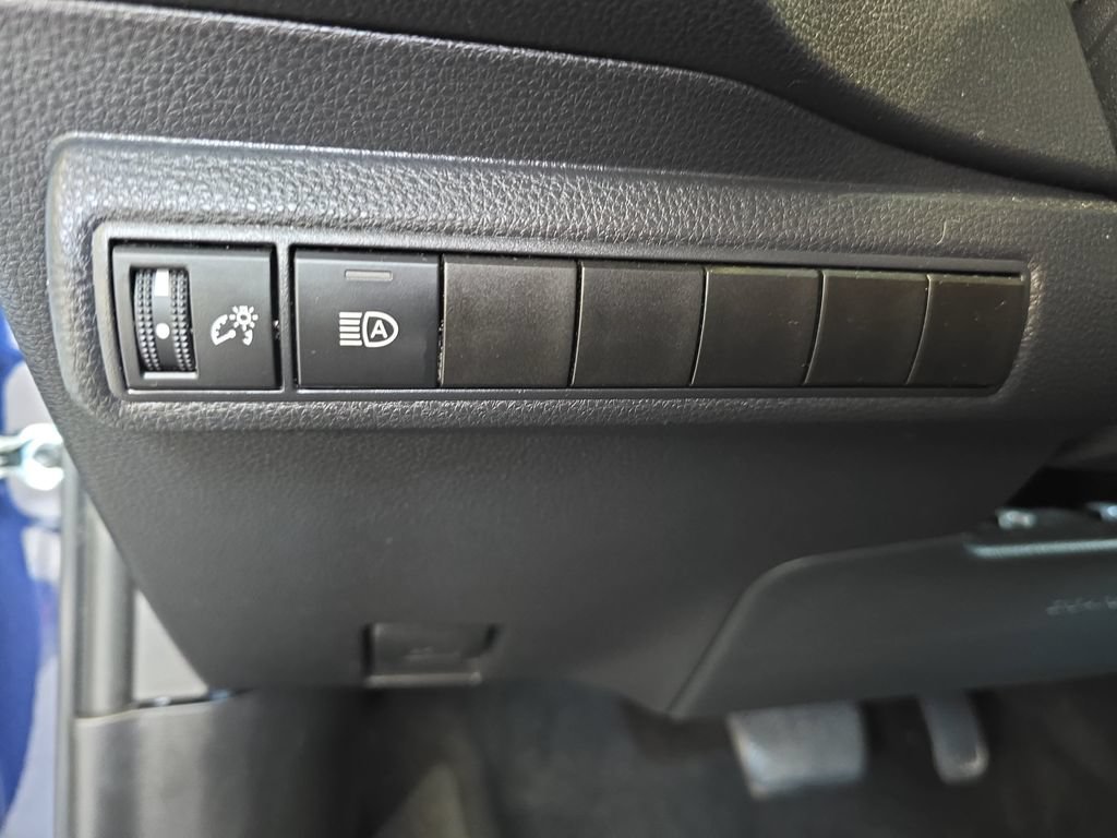 Used 2024 Toyota Corolla SE w/ SE Premium Package FWD image 26