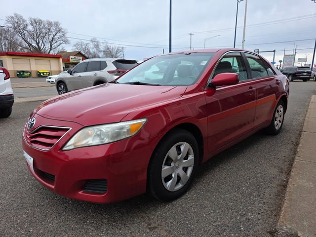 Used 2010 Toyota Camry LE image 3