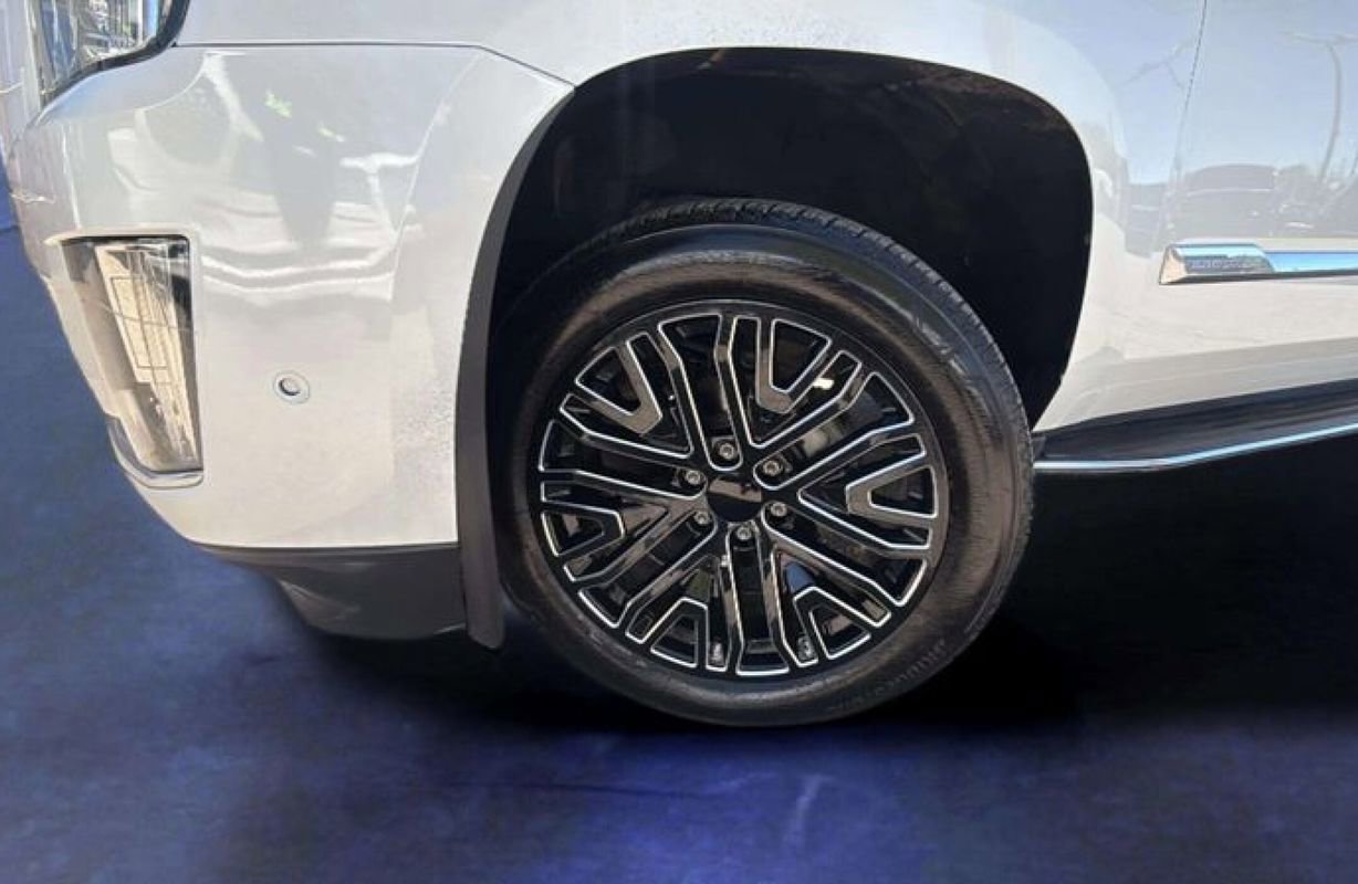 Used 2018 Cadillac Escalade Luxury AWD/4WD image 22
