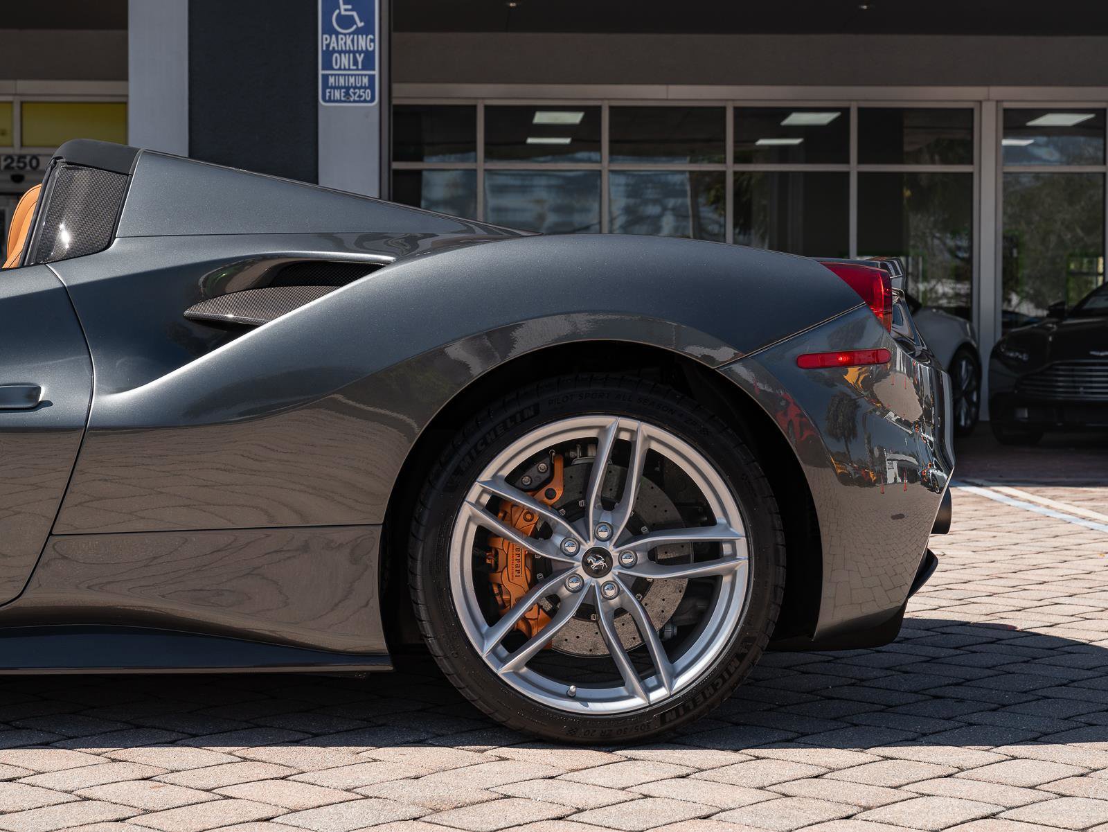 Used 2018 Ferrari 488 Spider image 39