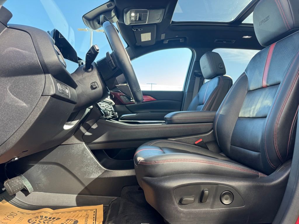 Used 2024 Chevrolet Traverse RS w/ LPO, Floor Liner Package image 10