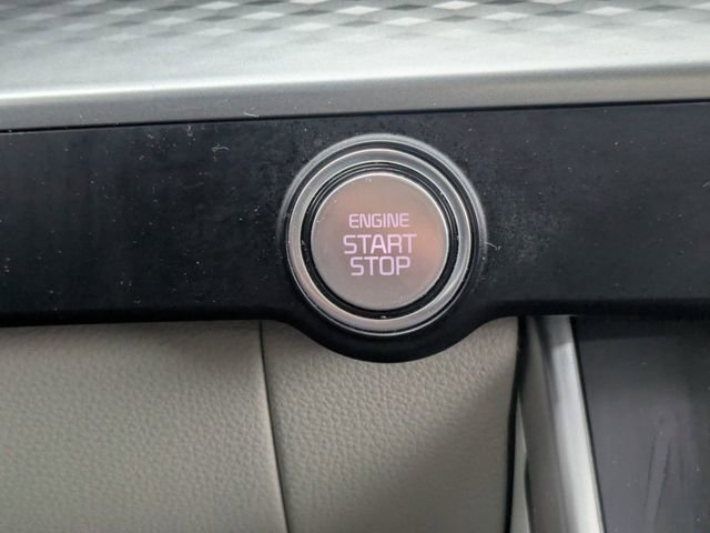 Used 2023 Kia Carnival LX image 29