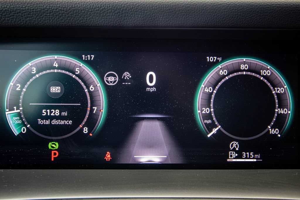 Certified 2025 Volkswagen Tiguan SE R-Line FWD image 38