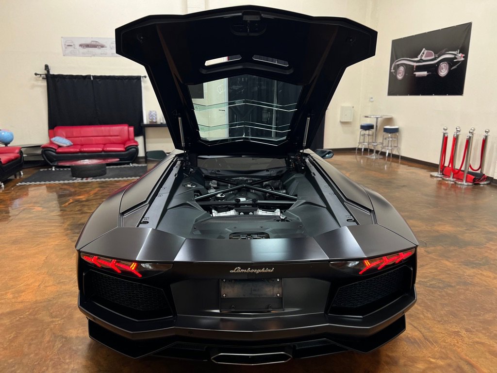 Used 2012 Lamborghini Aventador LP 700-4 image 17