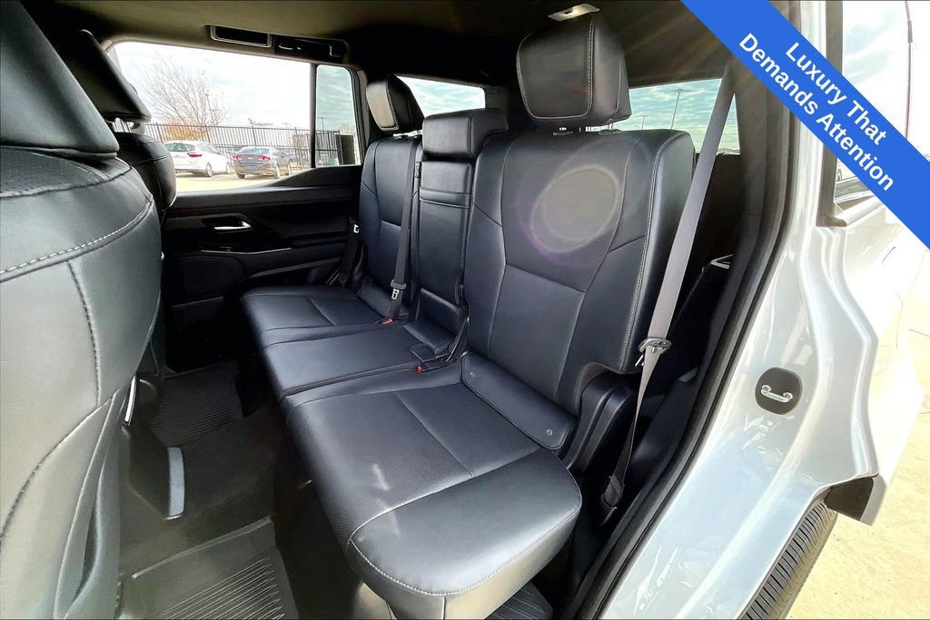 Used 2024 Lexus GX 550 image 34