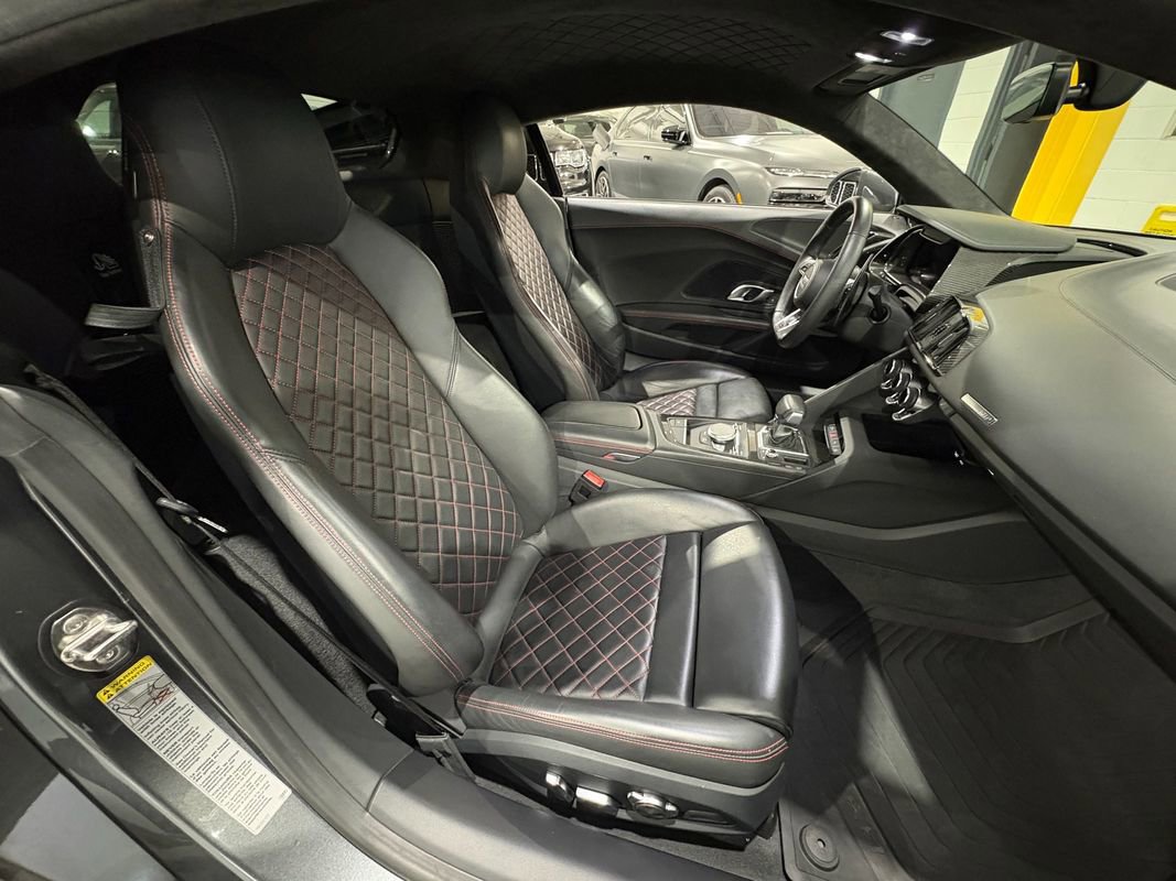 Used 2021 Audi R8 V10 w/ Premium Package image 41