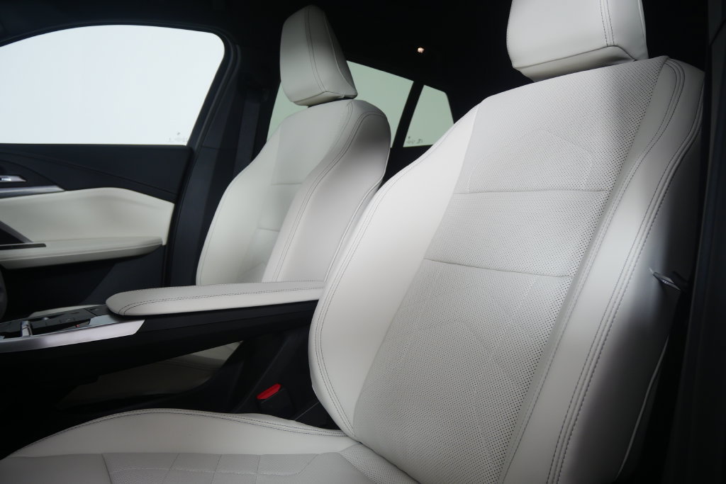 New 2027 BMW X2 xDrive28i AWD/4WD image 7