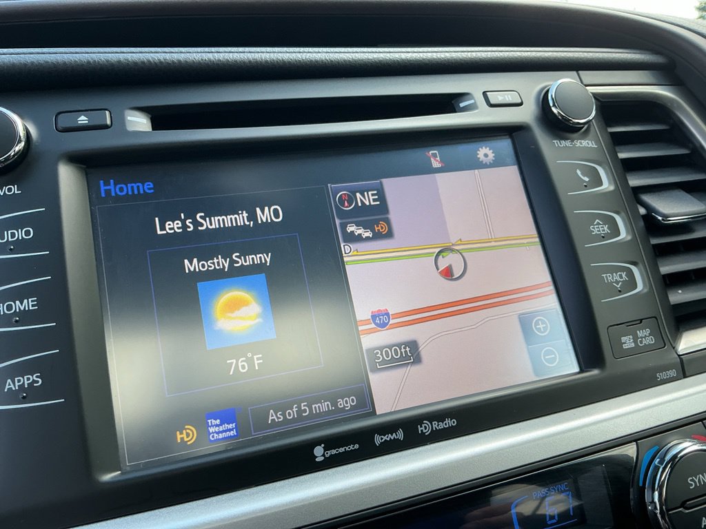 Used 2019 Toyota Highlander XLE AWD/4WD image 27