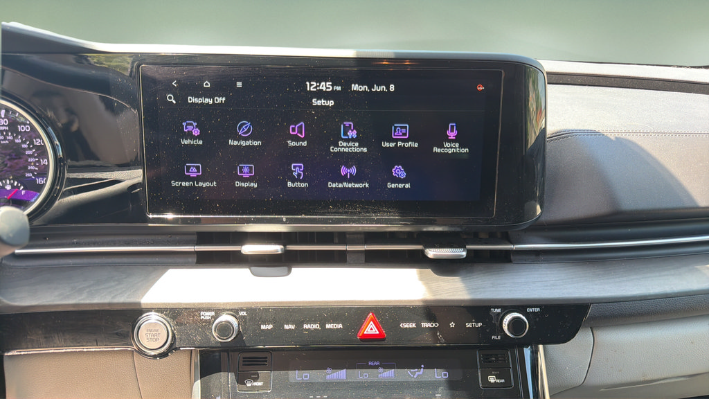 Used 2023 Kia Carnival EX FWD image 28