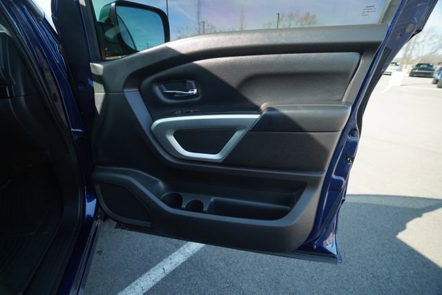 Used 2021 Nissan Titan SV w/ SV Convenience Package image 19