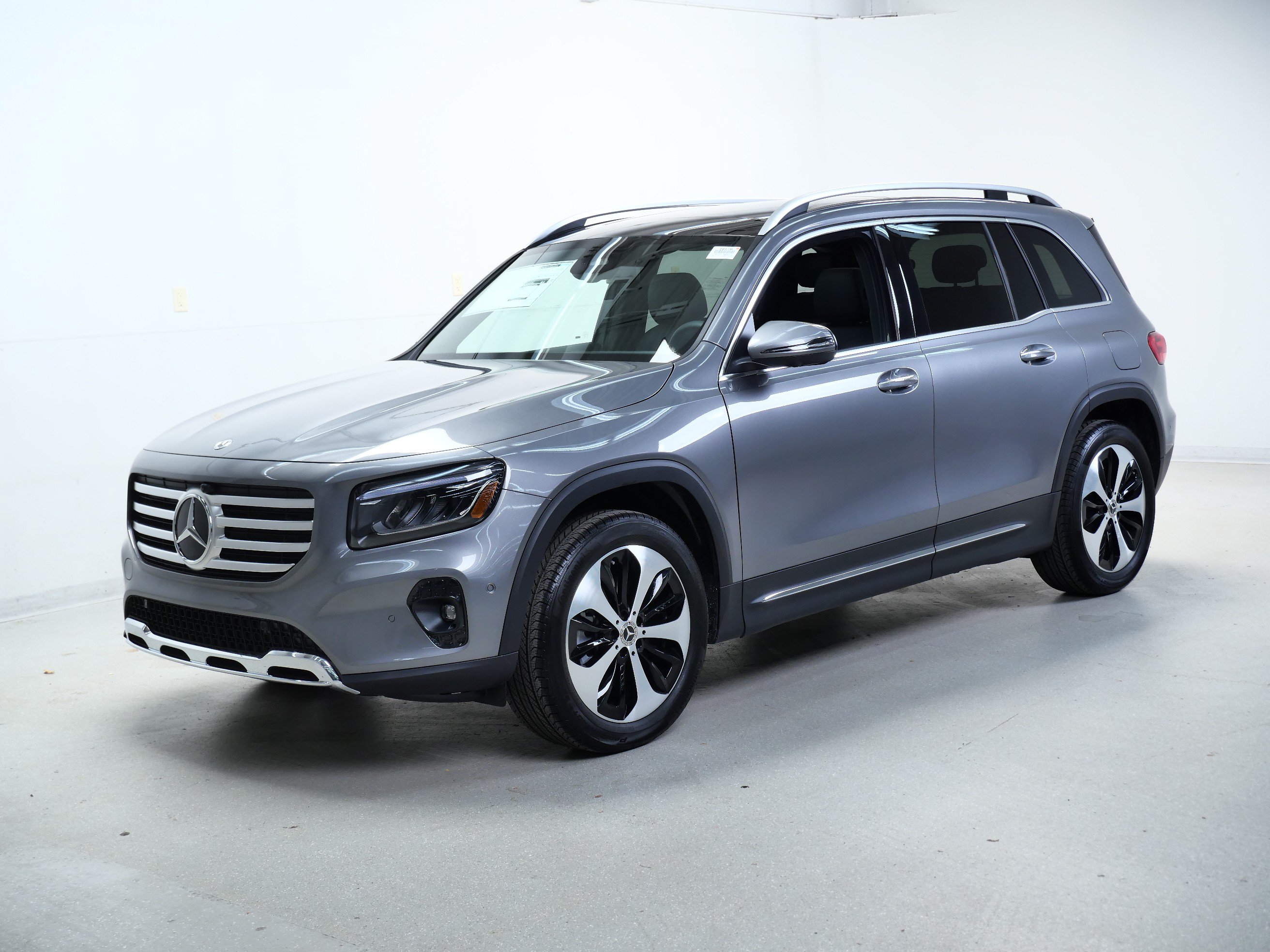 New 2026 Mercedes-Benz GLB 250 4MATIC image 4