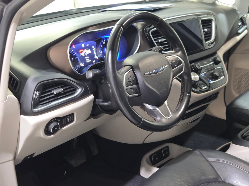 Certified 2018 Chrysler Pacifica Touring-L Plus FWD image 7